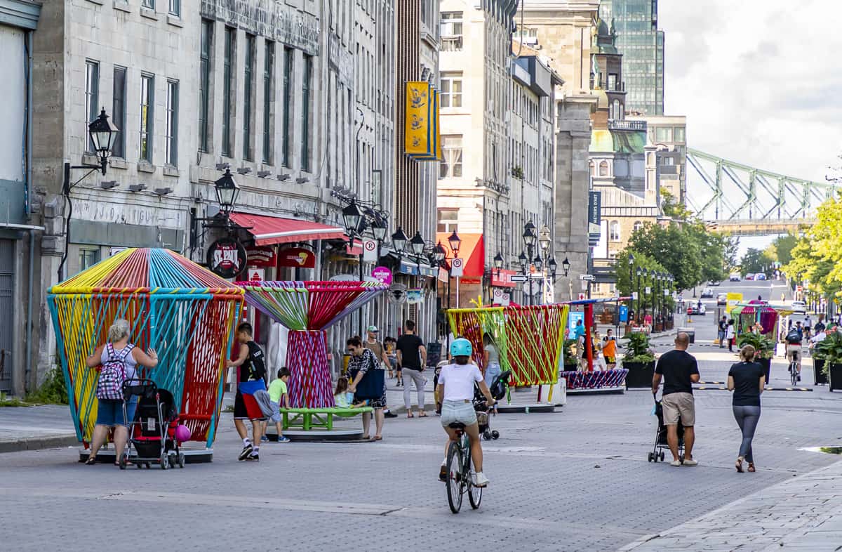 Placott'Art - Place Jacques Cartier, Montréal, Canada Eva Blue